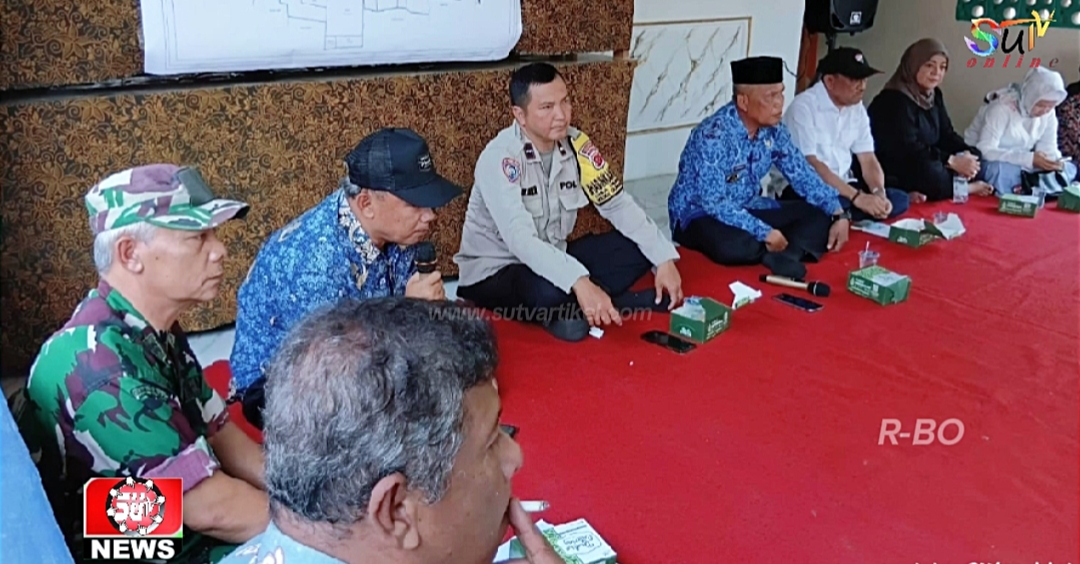 Babinsa Desa Cibentang Koramil 0607-09/Cisaat Hadiri Musyawarah Dengan Warga Desa